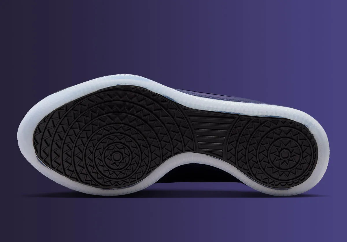 Nike Book 2 Eggplant Foam, sneaker de basketball signature Devin Booker avec coloris violet Eggplant inspiré des Nike Foamposite.