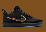 Nike Book 2 Haven & Hector avec tige en textile technique respirant, empiècements structurés, détails inspirés de Haven et Hector et semelle à traction multidirectionnelle.