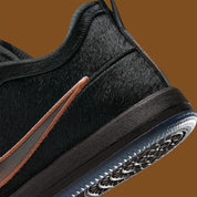 Nike Book 2 Haven & Hector avec tige en textile technique respirant, empiècements structurés, détails inspirés de Haven et Hector et semelle à traction multidirectionnelle.