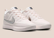 Nike Book 2 LX White Label, chaussures de basketball signature Devin Booker avec tige légère, amorti performant et design White Label.
