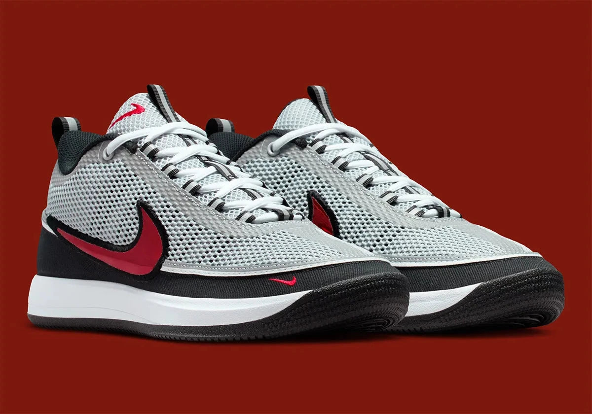 Sneakers Nike Book 2 SP Spiridon en mesh respirant avec renforts synthétiques, coloris Sport Red, amorti performant et design hybride running basketball.
