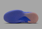 Nike Caitlin 1 Caitlin Blue IH7423-400 en Racer Blue avec empeigne Opticast, double Swoosh, logo CC et semelle basketball technique.
