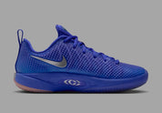 Nike Caitlin 1 Caitlin Blue IH7423-400 en Racer Blue avec empeigne Opticast, double Swoosh, logo CC et semelle basketball technique.