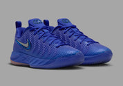 Nike Caitlin 1 Caitlin Blue IH7423-400 en Racer Blue avec empeigne Opticast, double Swoosh, logo CC et semelle basketball technique.
