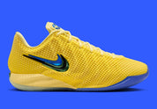 Nike Caitlin 1 Warning Code IH7423-700 jaune Yellow Zest et Racer Blue avec empeigne Opticast, Air Zoom Turbo et logo Caitlin Clark.