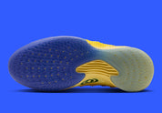 Nike Caitlin 1 Warning Code IH7423-700 jaune Yellow Zest et Racer Blue avec empeigne Opticast, Air Zoom Turbo et logo Caitlin Clark.