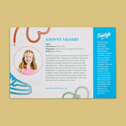 Carte descriptive de la petite fille qui a designé la paire de sneakers Nike V2K Run Doernbecher Khovny Vignery en matériaux premium avec design coloré expressif et superpositions techniques running