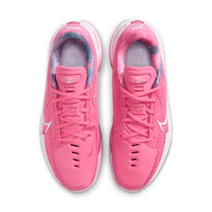 Sneaker Nike Air Zoom GT Cut Unseen Hours Virginia bleue et orange en mesh technique avec amorti Zoom Air performance basketball.