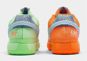 Chaussure dépareillé nike​, ja 1 mismatch verte et orange vu de derrière