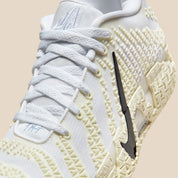 Nike Ja 3 Sound Check en mesh noir avec accents turquoise et citron, graphismes inspirés du son et amorti Zoom Air.