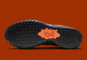 Nike Ja 3 Animal Pack Tiger avec tige textile aux tons chauds et motifs rayés, renforts structurés, amorti réactif et semelle en caoutchouc adhérente.