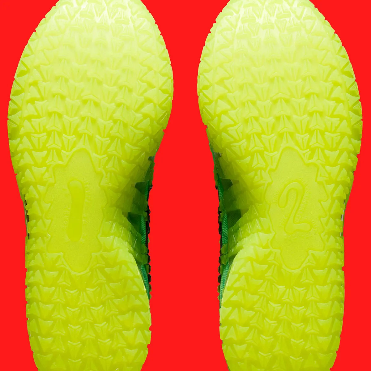 Nike Ja 3 Zombie noire avec accents vert acide, détails inspirés de l’univers zombie et amorti Zoom Air. Vue du dessous 