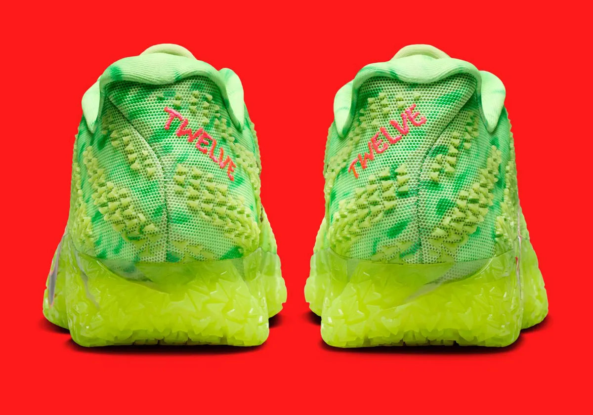 Nike Ja 3 Zombie noire avec accents vert acide, détails inspirés de l’univers zombie et amorti Zoom Air. Vue de derrière 