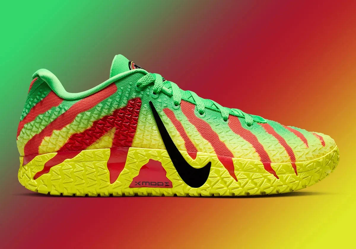 Nike Ja 3 Jurassic Park Explorer avec tige textile aux tons naturels contrastés, renforts structurés, amorti réactif et semelle en caoutchouc à traction multidirectionnelle.