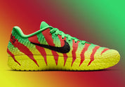 Nike Ja 3 Jurassic Park Explorer avec tige textile aux tons naturels contrastés, renforts structurés, amorti réactif et semelle en caoutchouc à traction multidirectionnelle.
