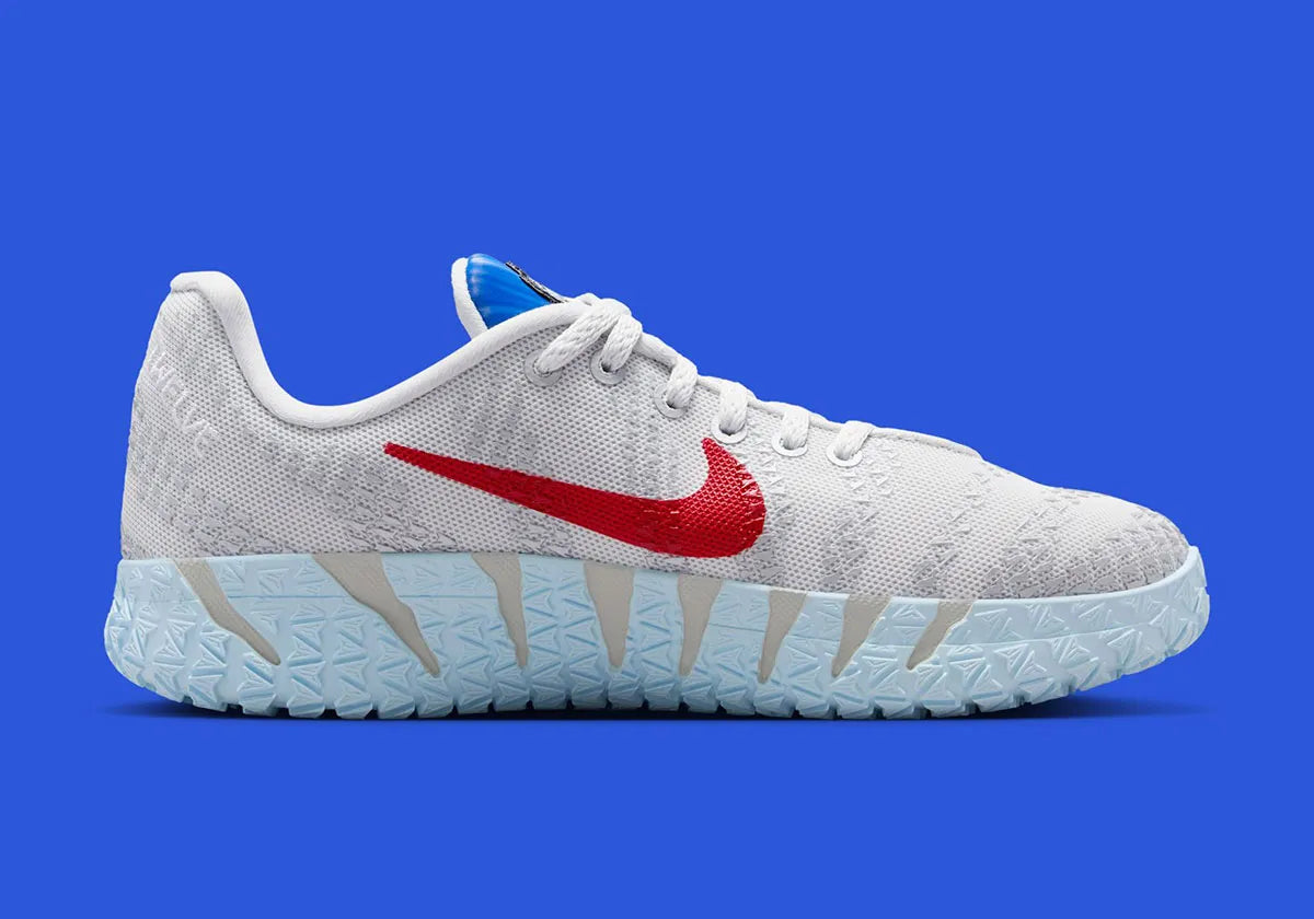 Sneakers Nike Ja 3 Outer Space en mesh technique avec semelle réactive, traction multidirectionnelle et design basketball inspiré de l’univers spatial.Vue de coté