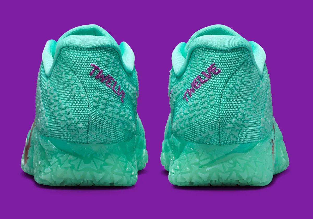 Sneakers Nike Ja 3 Twelve Time en mesh technique avec semelle réactive, traction multidirectionnelle et design basketball moderne inspiré de Ja Morant.Vue arrière 