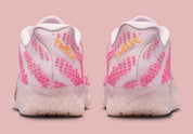 Sneakers Nike Ja 3 Pink Foam roses en mesh technique avec semelle réactive et traction multidirectionnelle pour le basketball moderne.Vue arrière 