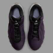 Nike Ja Twelve Time Nightmare violette et noire avec tige moulée, semelle basketball et détails Iron Grey inspirés de Ja Morant.
