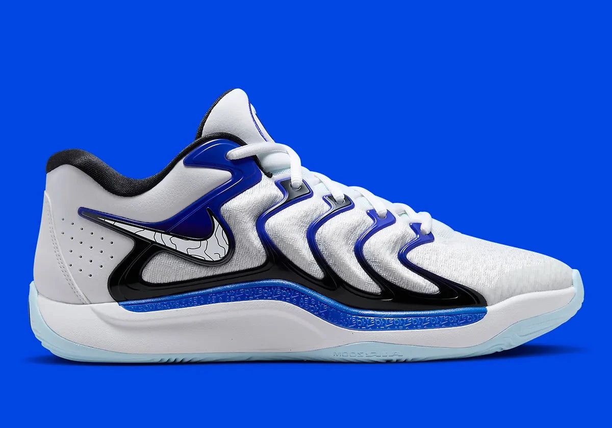 Nike KD 17 Penny avec tige en mesh technique, cage en TPU, amorti Zoom Air à l'avant-pied, Air Strobel sur toute la longueur et détails inspirés de Penny Hardaway.
