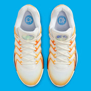 Nike KD 17 Sunrise avec tige en mesh technique aux tons inspirés du lever du soleil, cage en TPU, amorti Zoom Air, Air Strobel et semelle extérieure à traction multidirectionnelle.