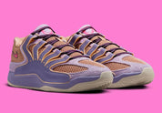 Sneaker de basketball Nike KD 18 B.A.D. en mesh technique avec amorti Zoom Air et semelle à traction multidirectionnelle.