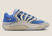 Sneaker de basketball Nike KD 18 Boys & Girls Club en mesh technique multicouche avec amorti Zoom Air et semelle à traction multidirectionnelle.
