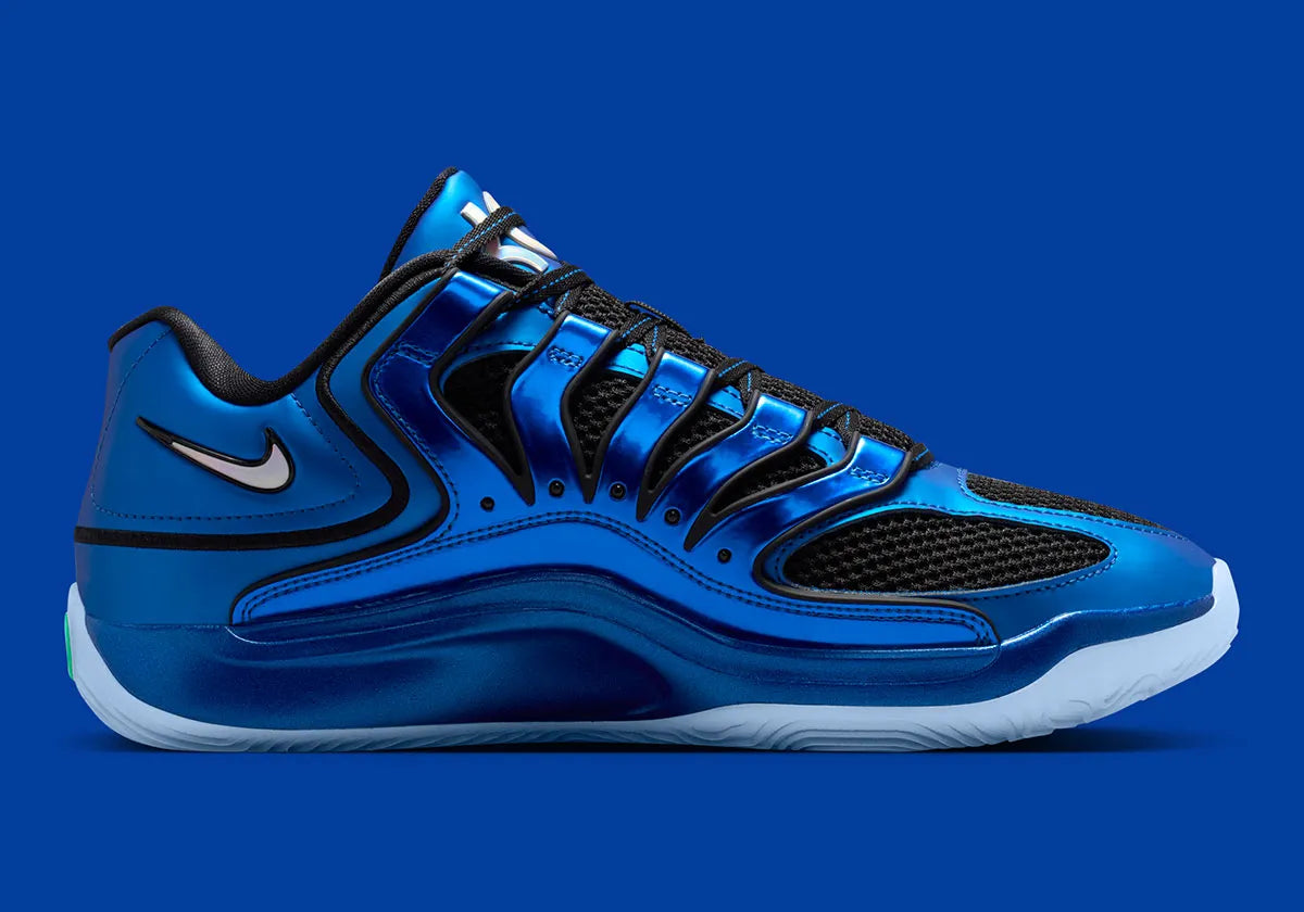 Sneaker de basketball Nike KD 18 International Blue en mesh technique avec amorti Zoom Air et semelle à traction multidirectionnelle.