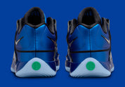 Sneaker de basketball Nike KD 18 International Blue en mesh technique avec amorti Zoom Air et semelle à traction multidirectionnelle.
