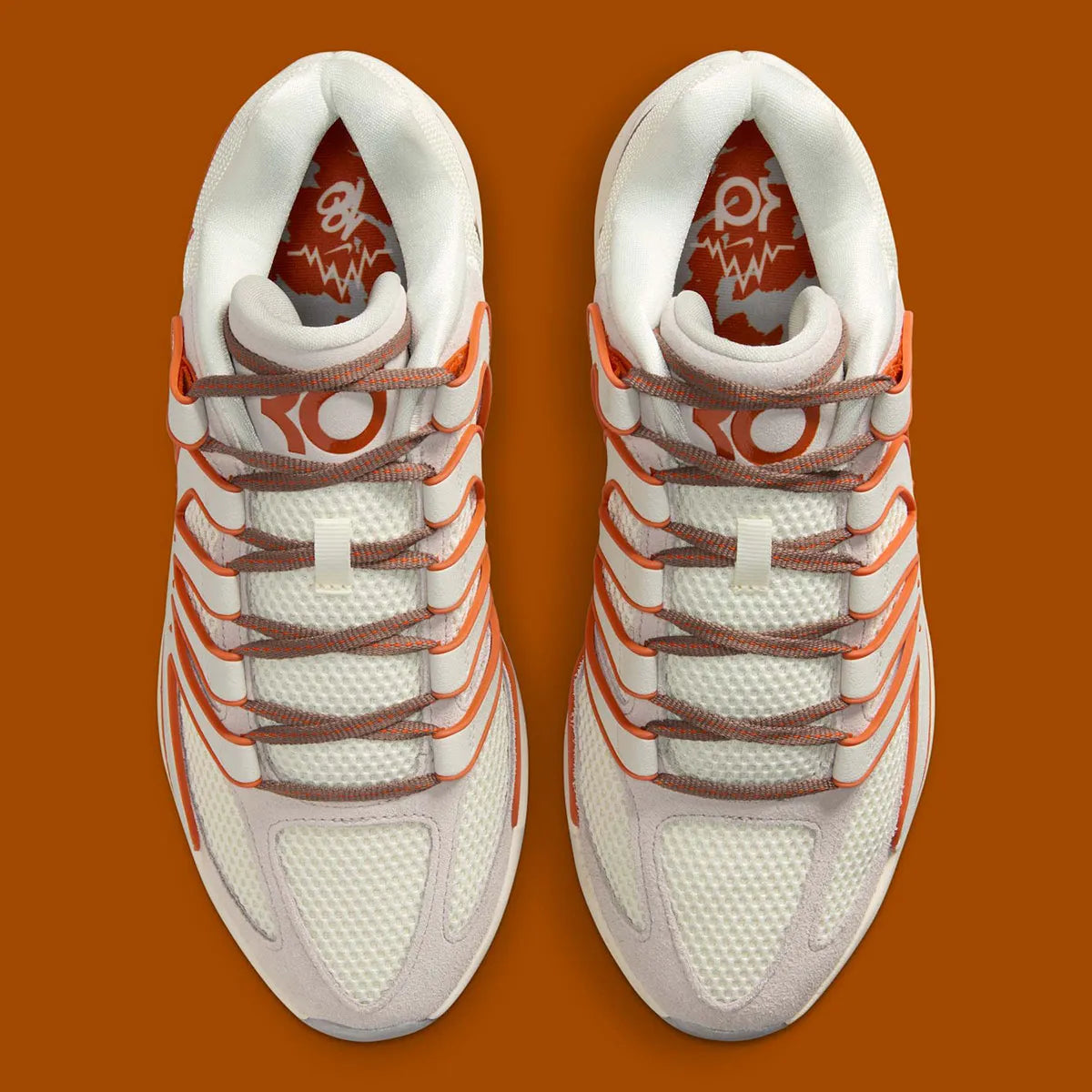 Sneaker de basketball Nike KD 18 Rise en mesh technique multicouche avec amorti Zoom Air et semelle à traction multidirectionnelle.
