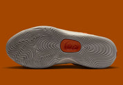 Sneaker de basketball Nike KD 18 Rise en mesh technique multicouche avec amorti Zoom Air et semelle à traction multidirectionnelle.