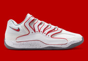 Sneaker de basketball Nike KD 18 White University Red en mesh technique multicouche avec amorti Zoom Air et semelle à traction multidirectionnelle.