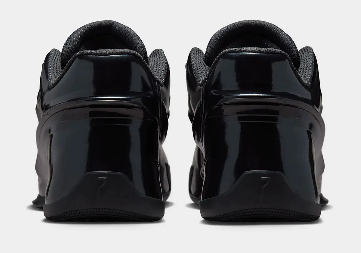 Nike KD 19 Candy Paint Black, chaussure de basketball signature Kevin Durant à dominante noire avec détails Candy Paint et silhouette performance.