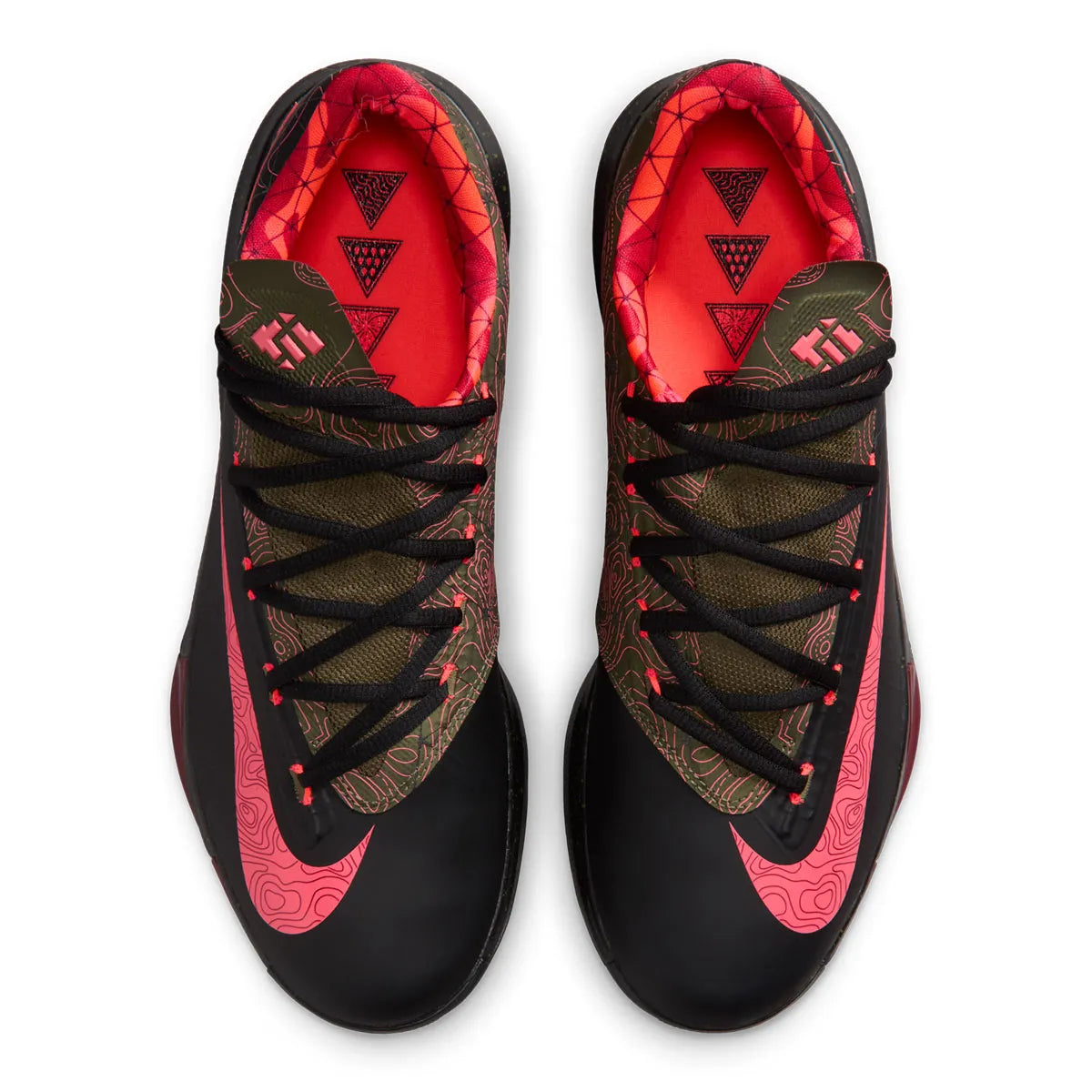 Nike KD 6 Meteorology 2026 à tige synthétique multicolore avec motifs météorologiques, unité Zoom à l’avant-pied, Max Air visible au talon et semelle adhérente.