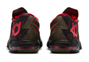 Nike KD 6 Meteorology 2026 à tige synthétique multicolore avec motifs météorologiques, unité Zoom à l’avant-pied, Max Air visible au talon et semelle adhérente.