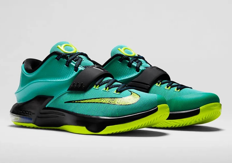 Sneaker de basketball Nike KD 7 Uprising en mesh technique avec sangle de maintien, unité Zoom Air intégrale et semelle à traction multidirectionnelle.