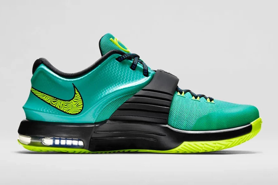 Sneaker de basketball Nike KD 7 Uprising en mesh technique avec sangle de maintien, unité Zoom Air intégrale et semelle à traction multidirectionnelle.
