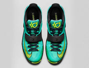 Sneaker de basketball Nike KD 7 Uprising en mesh technique avec sangle de maintien, unité Zoom Air intégrale et semelle à traction multidirectionnelle.