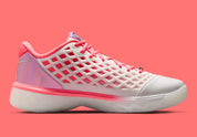 Nike Kobe 3 Low Protro WNBA All-Star 2026 en coloris Sail et Hot Punch, chaussures de basketball signature Kobe Bryant avec technologie Protro et silhouette basse.