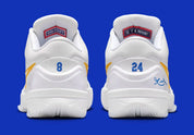 Nike Kobe 4 Draft Day Pack White Glacier Blue (GS) avec tige en mesh respirant et matières synthétiques blanches et Glacier Blue, silhouette basse de basketball et semelle extérieure en caoutchouc.