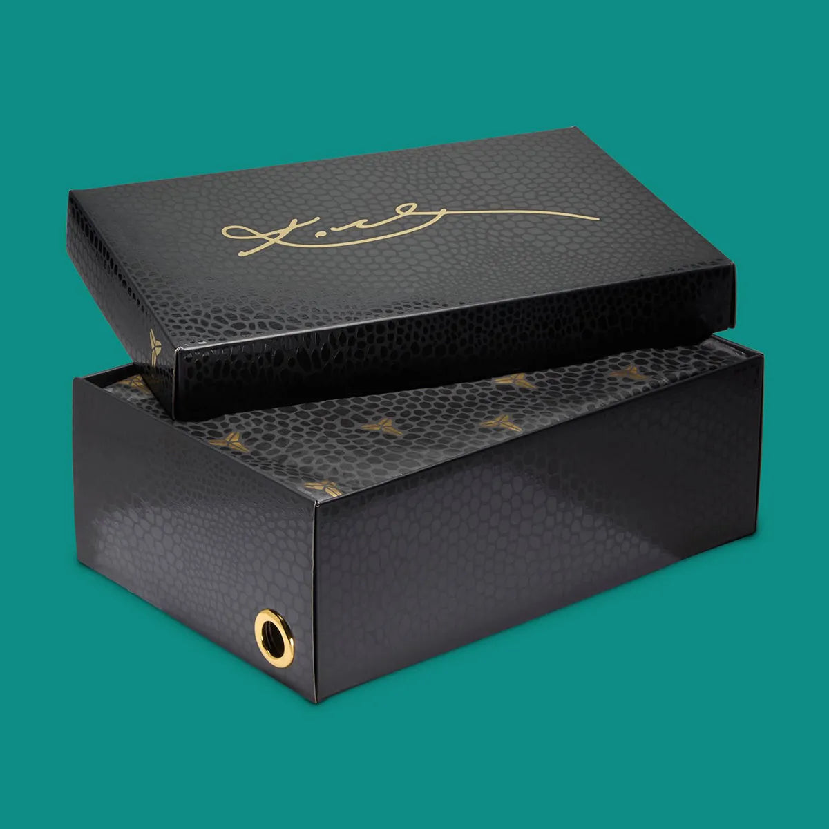 BOITE NOIRE IMPRIMER SERPENT ET SIGNATURE KOBE SUR LE COUVERCLE