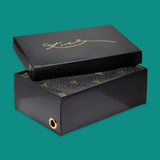BOITE NOIRE IMPRIMER SERPENT ET SIGNATURE KOBE SUR LE COUVERCLE