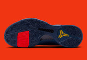 Sneakers Nike Kobe 5 Protro Caitlin Clark Indiana Fever en mesh technique bleu marine avec accents jaunes et amorti Zoom Air réactif.