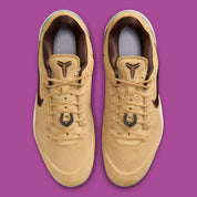Sneaker Nike Kobe 8 EXT Protro beige et marron en suède avec détails pony hair et lace lock fer à cheval signature