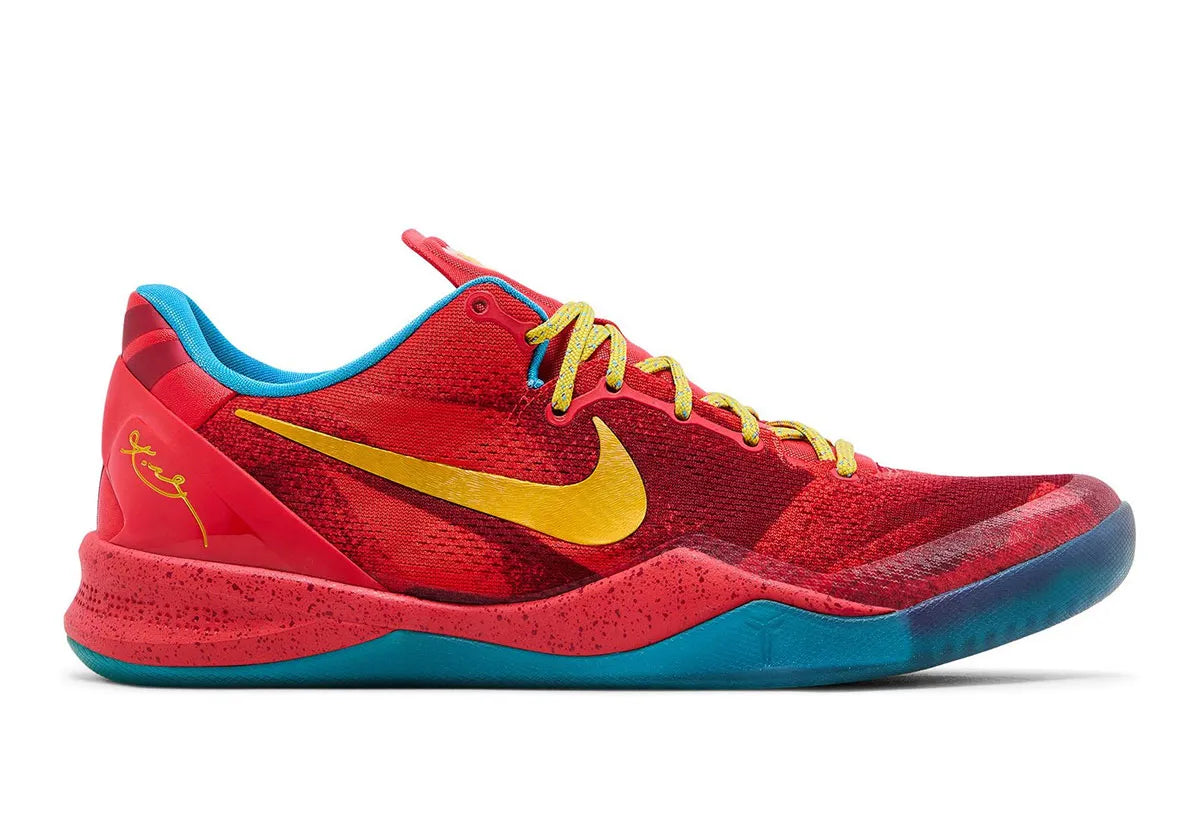 Sneakers Nike Kobe 8 Protro Light Crimson Vivid Blue Bright Citron en matériaux techniques premium avec amorti réactif et couleurs dynamiques vue de profil. 