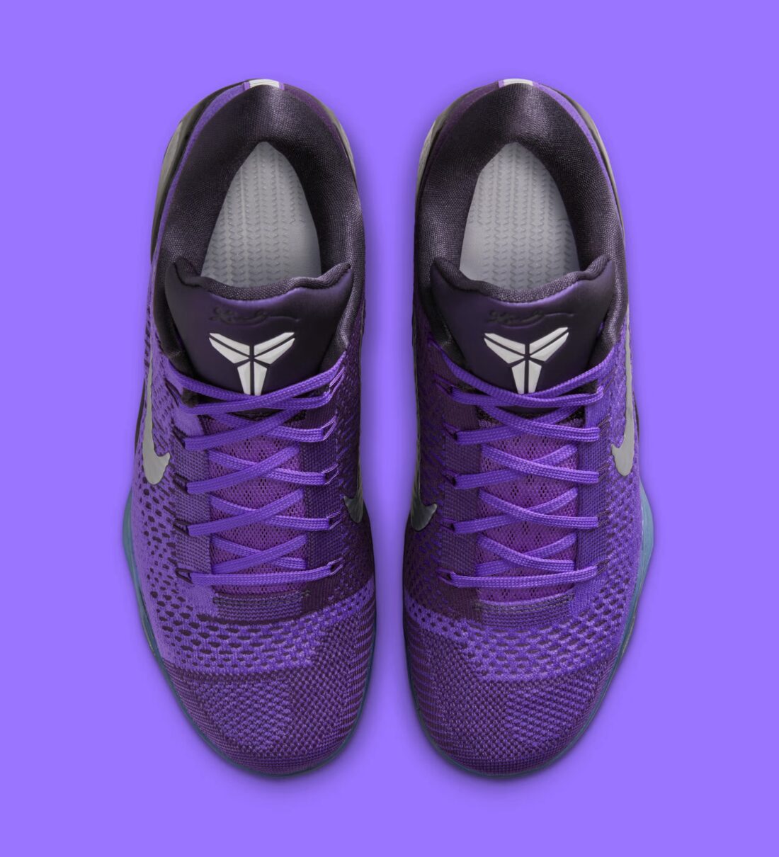 Sneakers Nike Kobe 9 Elite Low Protro en Flyknit hautement technique avec amorti Zoom Air réactif et adhérence multi-directionnelle premium.Vue de haut 