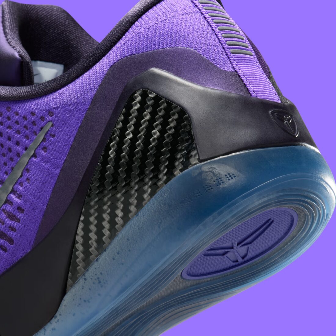Sneakers Nike Kobe 9 Elite Low Protro en Flyknit hautement technique avec amorti Zoom Air réactif et adhérence multi-directionnelle premium.Vue zoomer arrière 