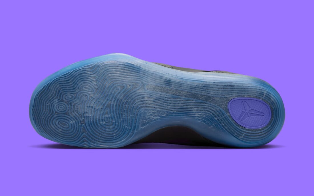 Sneakers Nike Kobe 9 Elite Low Protro en Flyknit hautement technique avec amorti Zoom Air réactif et adhérence multi-directionnelle premium.Vue de la semelle extérieur 