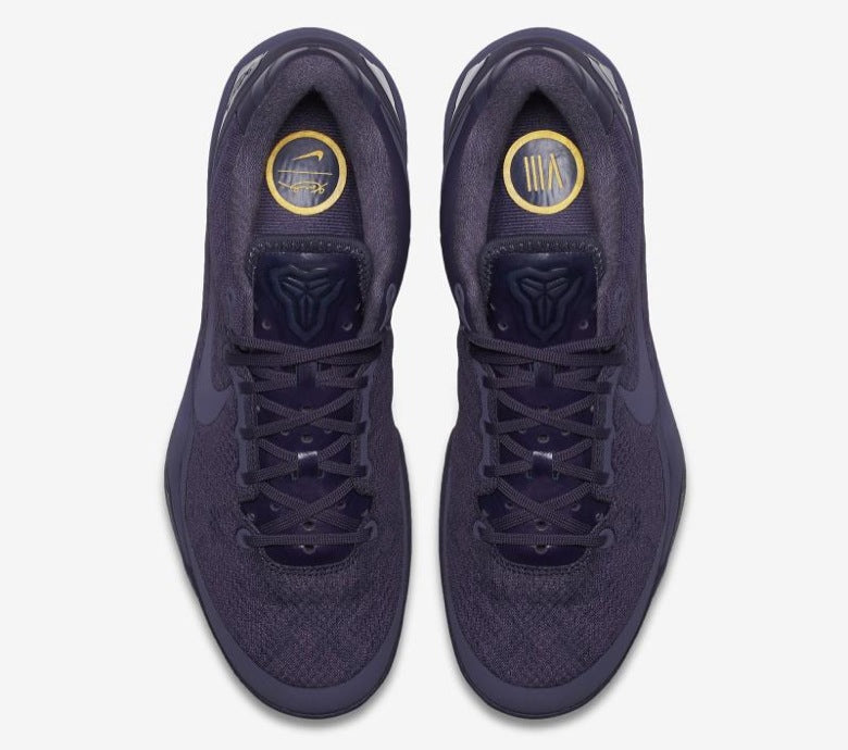 Nike Kobe 8 Black Mamba Collection Fade to Black, chaussure de basketball basse Nike issue du pack Fade to Black célébrant la carrière de Kobe Bryant.