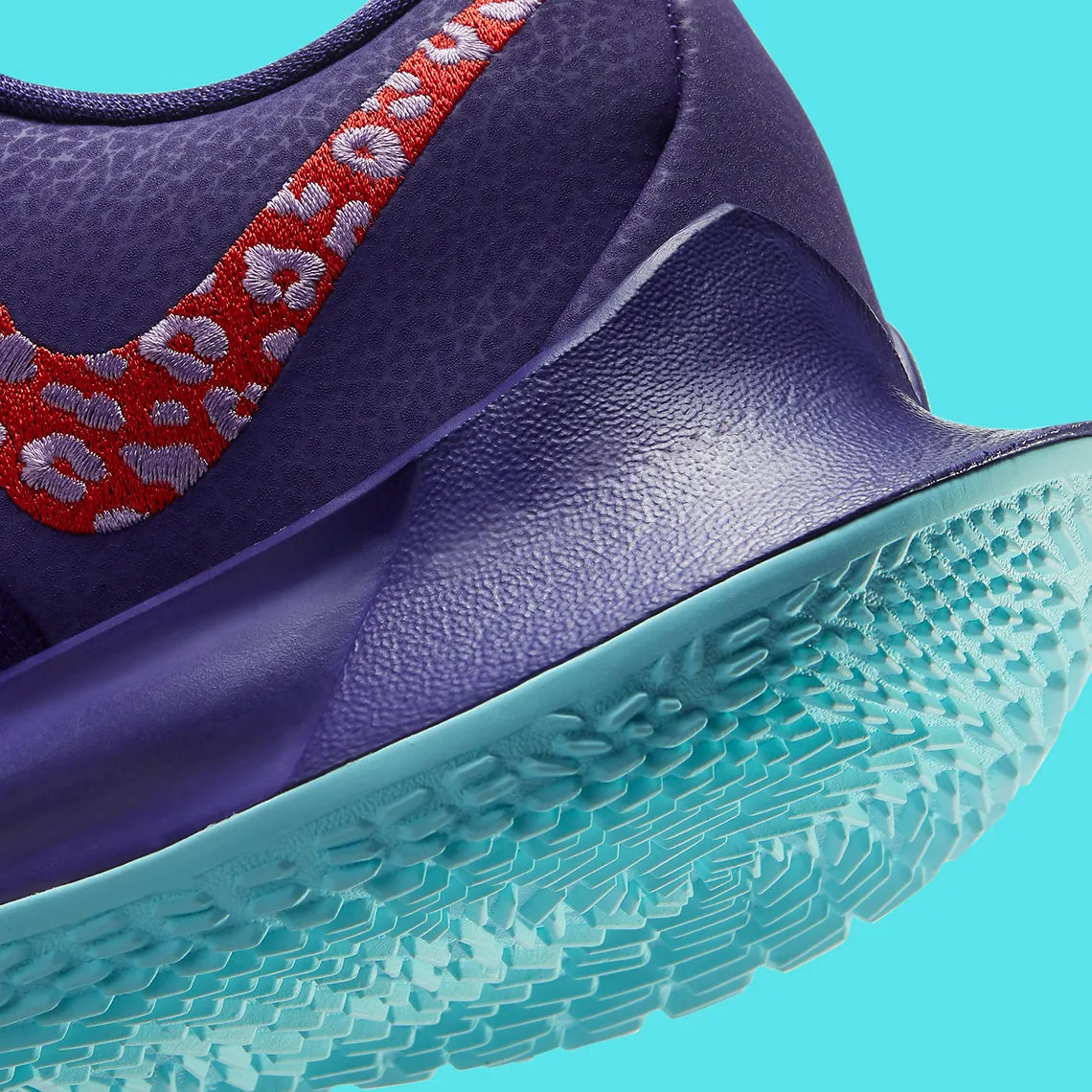 Nike Kyrie 3 Low New Orchid zoom arrière